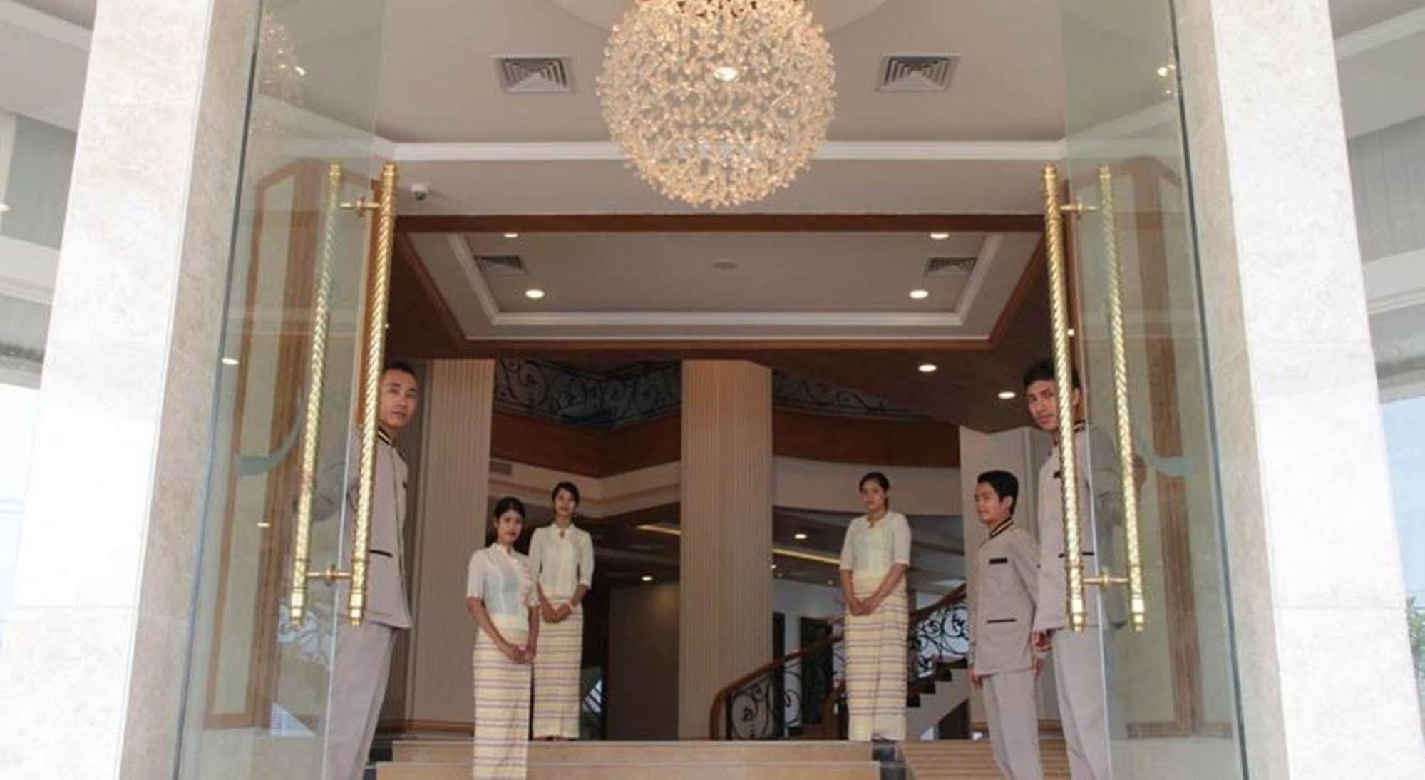 Hotel Hazel